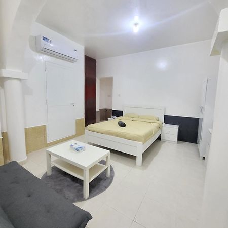 Corniche Full Studio Apartment Αμπού Ντάμπι Εξωτερικό φωτογραφία